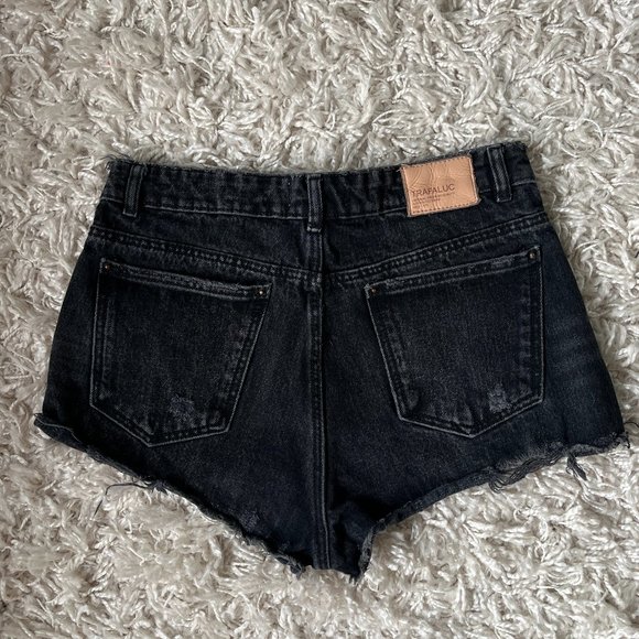 ZARA SIZE 6 Black High Waisted Denim Shorts | Distressed - Picture 2 of 5